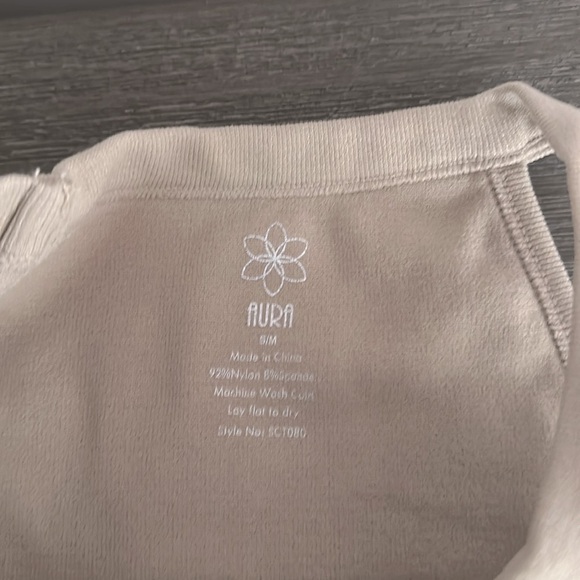 Set of 2- Crop Halter Tank Tops - Picture 4 of 4